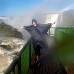 Na passarela a sensação é de estamos dentro da garganta