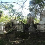 Familiares são enterrados aqui.